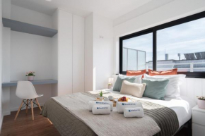 Host Wise - Sunny Bright Flat w Balcony